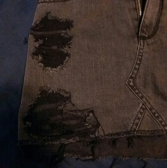 Free with Bundle! 4/$25- Hollister Denim Skirt - Picture 6 of 9